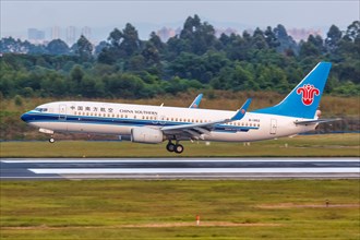 A China Southern Airlines Boeing 737-800 aircraft with registration number B-1952 at Chengdu Airport