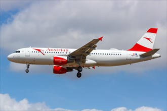 An Austrian Airlines Airbus A320 with registration number OE-LBW at London Heathrow Airport