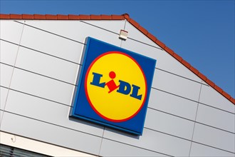 Lidl logo symbol sign supermarket store discount store