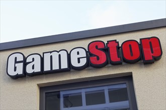 Logo Gamestop at the store
