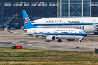 A China Southern Airlines Boeing 737-800 with registration number B-1747 at Shanghai Hongqiao Airport
