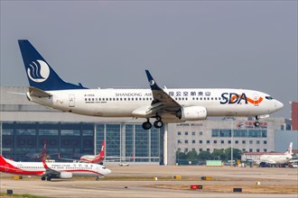 A Boeing 737-800 of SDA Shandong Airlines with registration number B-1509 at Shanghai Airport