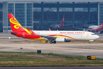A Hainan Airlines Boeing 737-800 aircraft with registration number B-5735 at Shanghai Airport