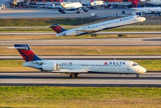 A Boeing 717-200 aircraft of Delta Air Lines with the registration N933AT at Atlanta airport
