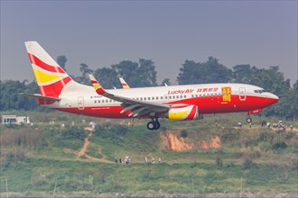 A Boeing 737-700 aircraft of Lucky Air with registration number B-5806 at Chengdu Airport