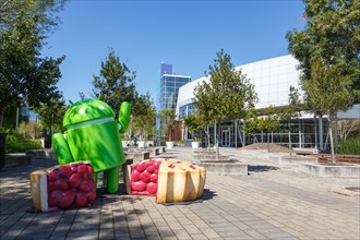 Google Android figure in front of the Headquarters HQ in Mountain View