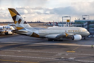 An Airbus A380-800 aircraft of Etihad with registration number A6-APJ at New York Airport