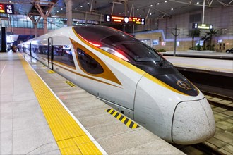 Fuxing high speed train HGV in Tianjin station