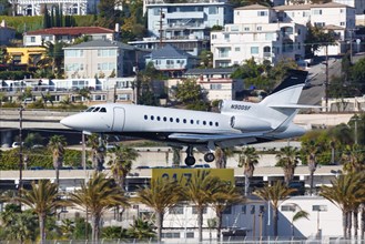 A private Dassault Falcon 900 with registration N900SF lands at San Diego Airport