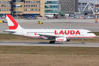 A Lauda Airbus A320 aircraft with registration OE-LOM at Stuttgart Airport