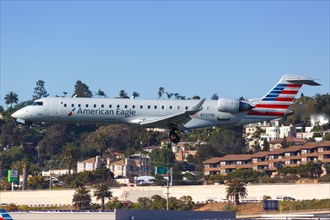 A Bombardier CRJ-700 aircraft of American Eagle with registration N727SK lands at San Diego airport