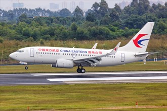 A China Eastern Airlines Boeing 737-700 aircraft with registration number B-6142 at Chengdu Airport