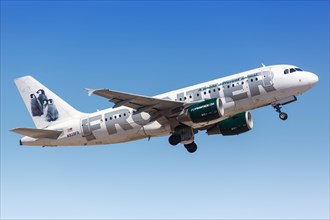 An Airbus A319 aircraft of Frontier Airlines with registration N939FR at Phoenix Airport