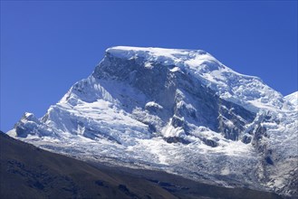 Mountain peak of Nevado Huascaran Sur