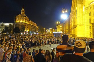 Crowd at night on the Independence Square Majdan Nesaleshnosti and on Khreschatyk Street