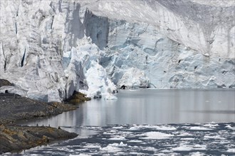 Break-off edge of the Pastoruri glacier