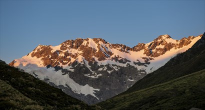 Summit ridge of Mount Sefton and The Footstool at sunrise
