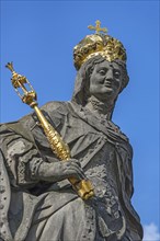 Sculpture of Empress Kunigunde with crown and scepter