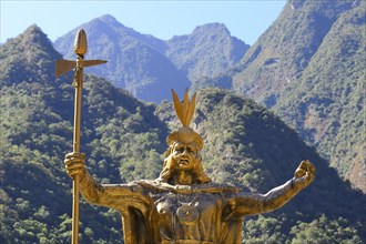 Statue of the Inca Pachacutec at the main square