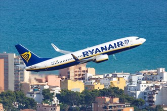 A Ryanair Boeing B737-800 with the registration EI-FIY takes off from the airport in Palma de Majorca