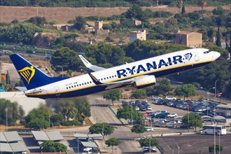 A Ryanair Boeing B737-800 with the registration EI-FIY takes off from Palma de Majorca Airport
