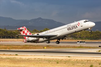 A Volotea Boeing 717-200 with the registration EC-MGT takes off from Palma de Majorca Airport