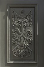 Floral carving element of the entrance door of the synagogue