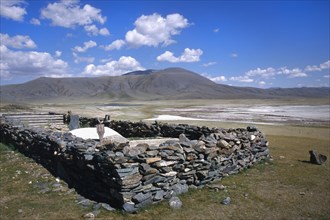 Holdbai clan's deserted cemetery