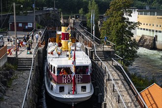 Tourist boat in the Ulefoss locks