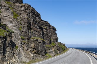 Many rock layers along the road to the Nordkapp