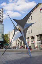 Sculpture Voelkerfreundschaft in the pedestrian zone Prager Strasse