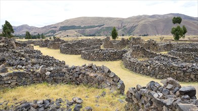 Foundation walls in Raqchi