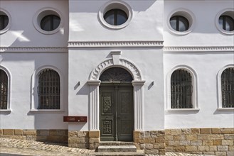 Entrance of the synagogue since 2008