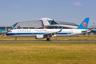 An Airbus A321 aircraft of China Southern Airlines with registration number B-8966 at Guangzhou Baiyun Airport