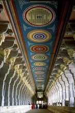 Laengster Tempelkorridor der Welt im Ramanathaswamy-Tempel
