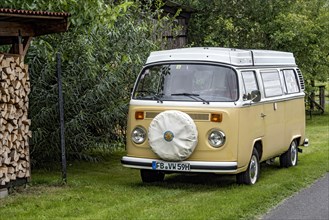 Oldtimer Volkswagen type 2 as camping bus