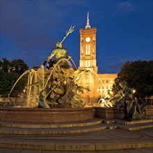 Neptunbrunnen and Rotes Rathaus in the evening