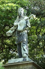 Bronze statue of Umashimadenomikoto