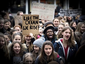 We vote you out!!!: Fridays for Future rally in front of Stuttgart City Hall