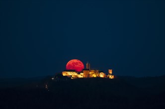 Wartburg castle at night with moonrise