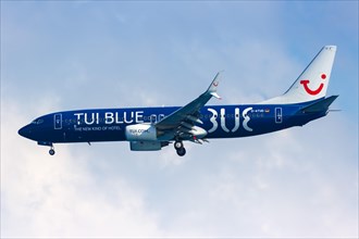 A TUIfly Boeing 737-800 with the registration number D-ATUD and the special livery TUI Blue at Heraklion Airport