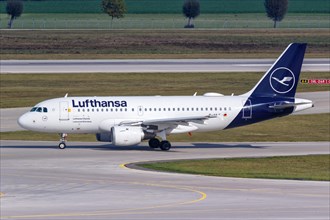A Lufthansa Airbus A319 with the registration D-AILB at Munich Airport