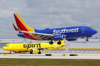 A Southwest Airlines Boeing 737-700 aircraft with registration number N7705A lands at Fort Lauderdale Airport