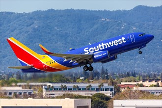 A Southwest Airlines Boeing 737-700 aircraft with registration number N438WN takes off from San Jose Airport