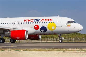 A Vivaair Airbus A320 aircraft with registration number HK-5276 at Cartagena Airport