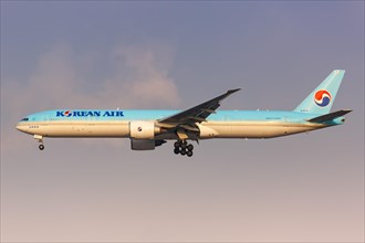 A Korean Air Boeing 777-300ER with registration number HL8216 at Shanghai Hongqiao Airport