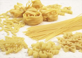 Various types of pasta : spaghettis