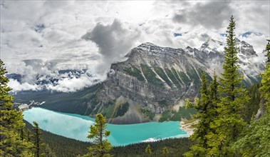 View of turquoise glacial Lake Louise
