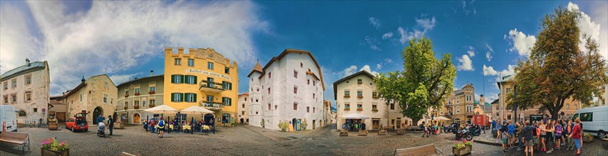360 panorama of the town square of Glurns