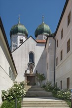 Entrance with staircase and onion domes